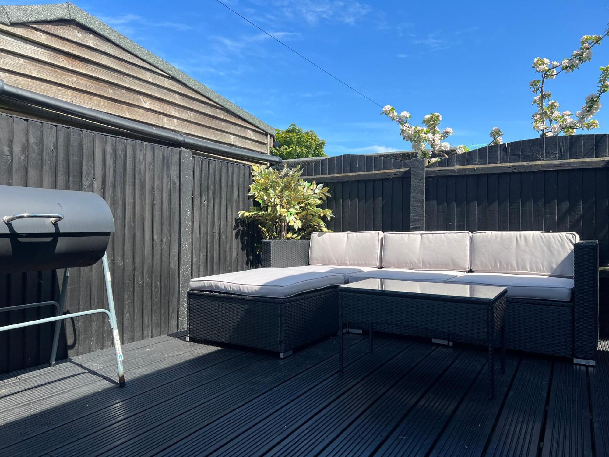 The Broadway Beach House With Hot Tub Herne Bay Exterior photo